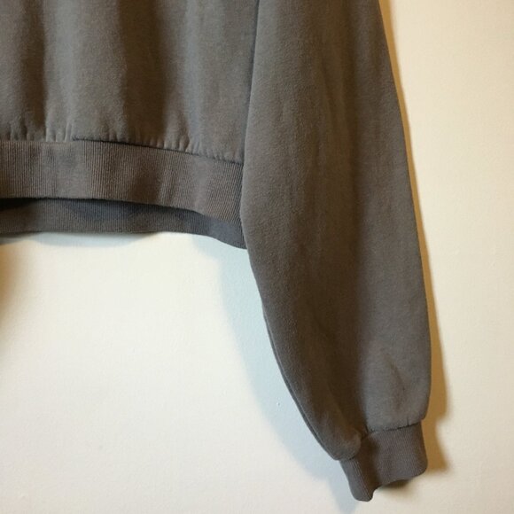 Soft Grey Preppy Aeropostale Cropped Fleecy Cotton Varsity Pullover Sweater - Picture 4 of 15